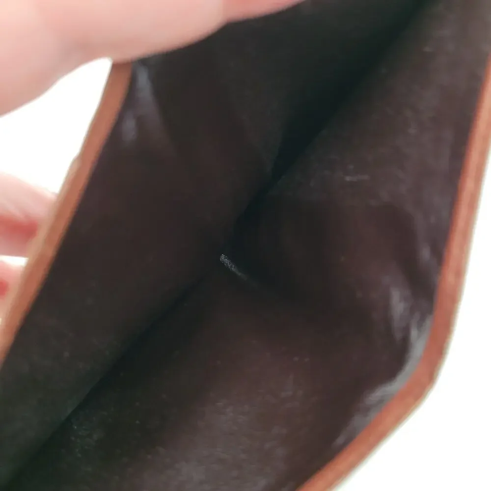 Givenchy Vintage Leather Wallet Brown Leather Bifold Medium Compact‎ Kisslock